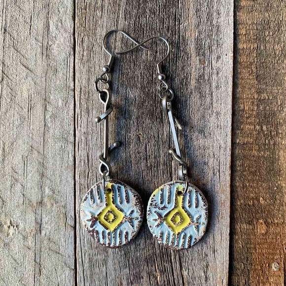 Women's Earrings. - Picture 3 of 4